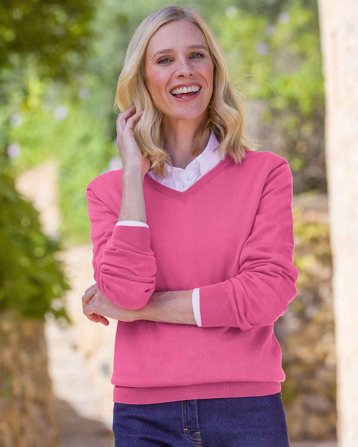 Merino V neck Sweater Ladies - Bubblegum - Country Collection