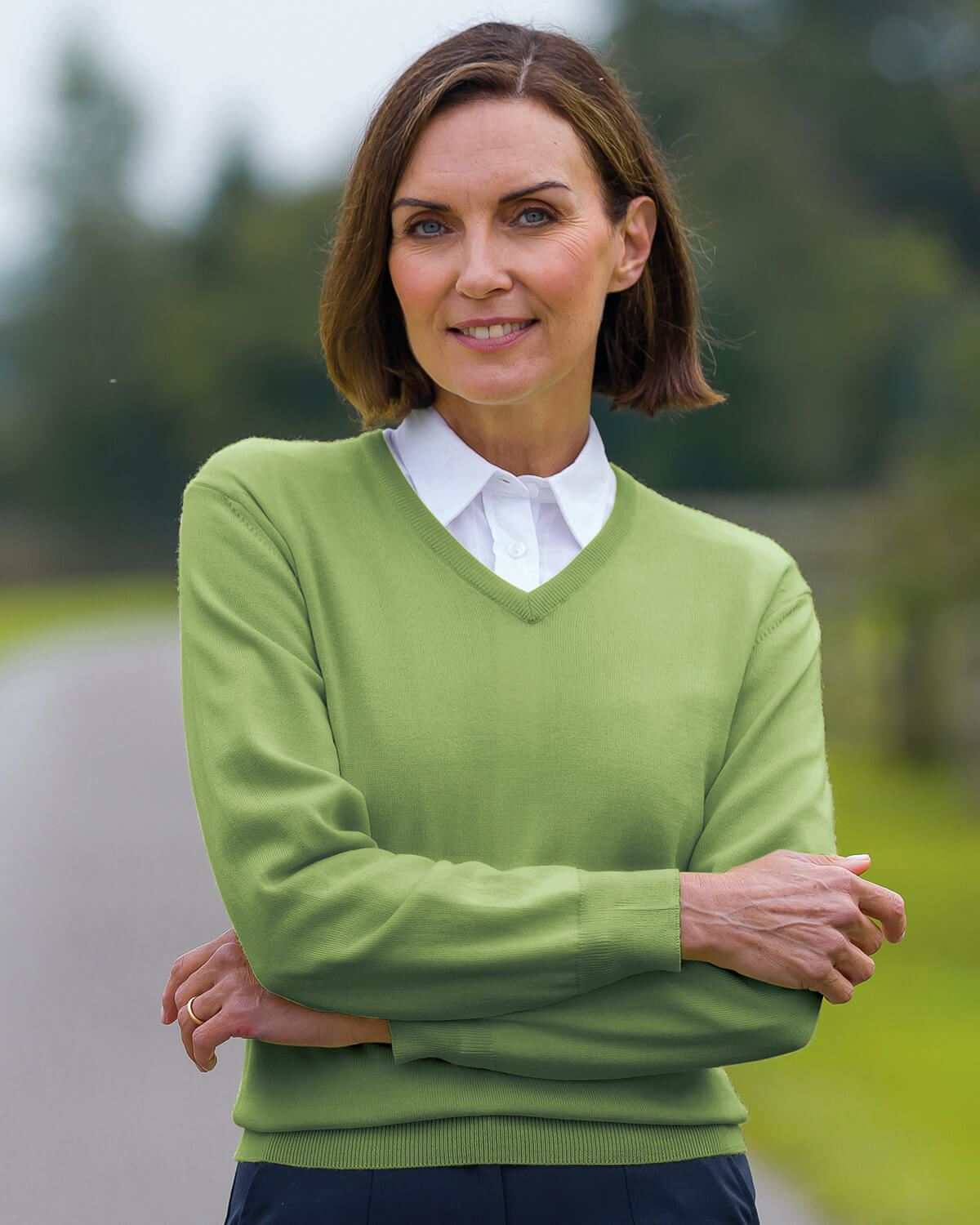 Merino V neck Sweater Ladies - Kiwi - Country Collection