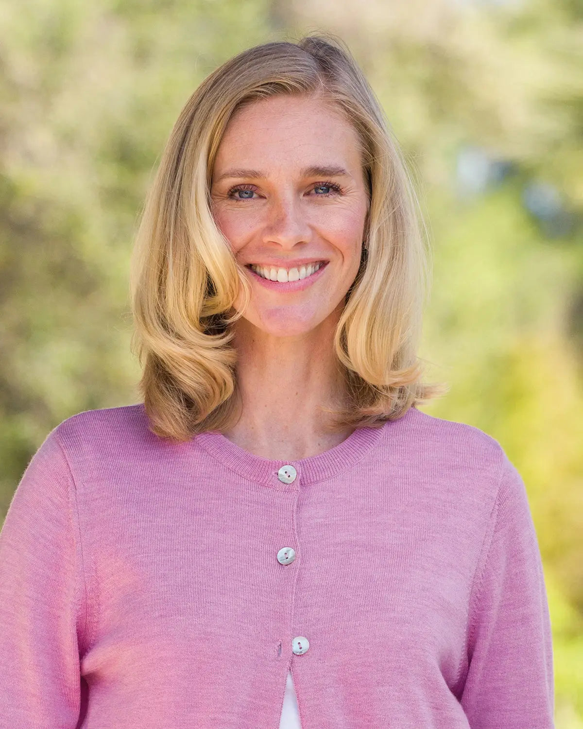 Ladies’ Pure Merino Wool Short Cardigan – Dusky Pink