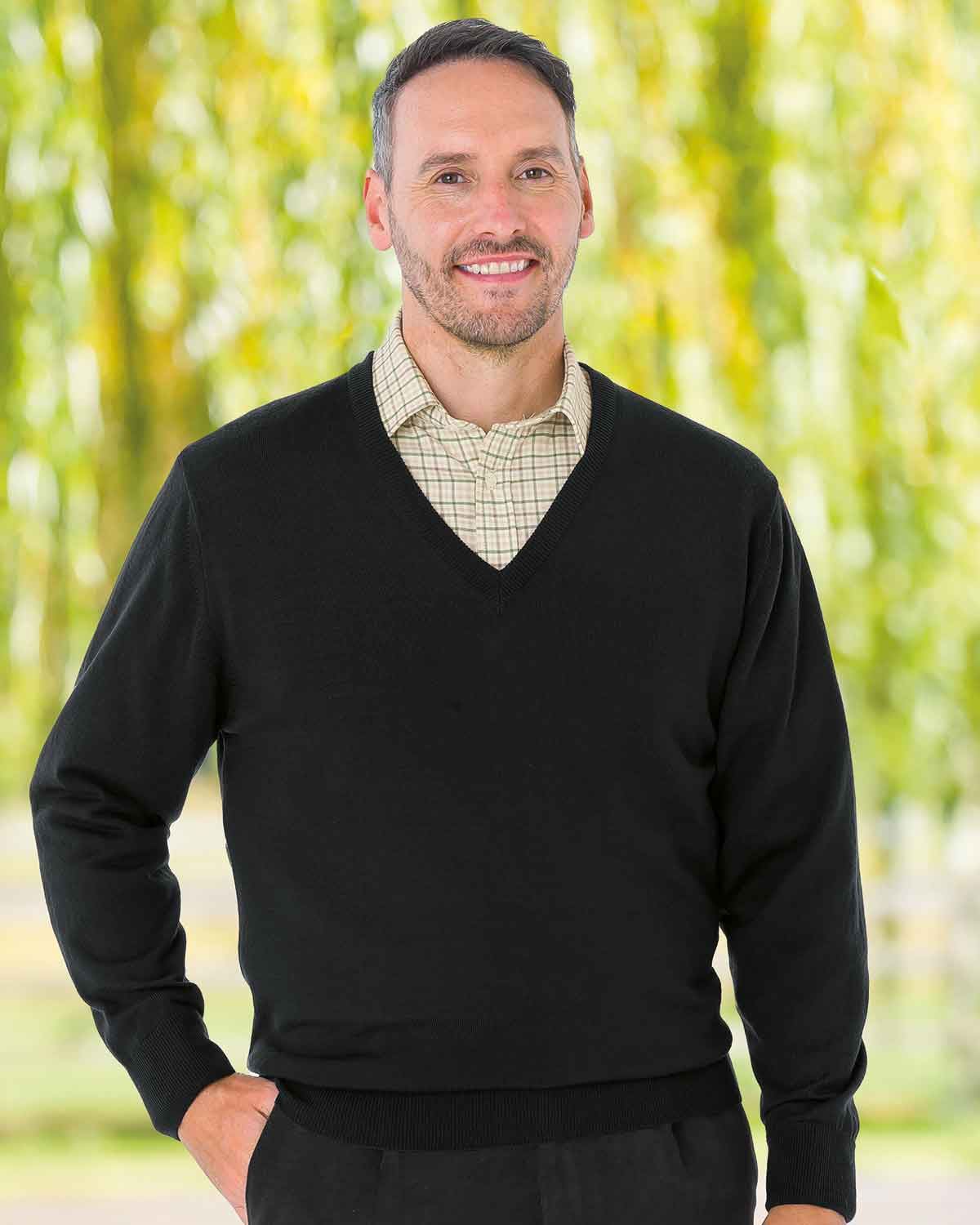 Merino Wool V Neck  Jumper - Black - Country Collection