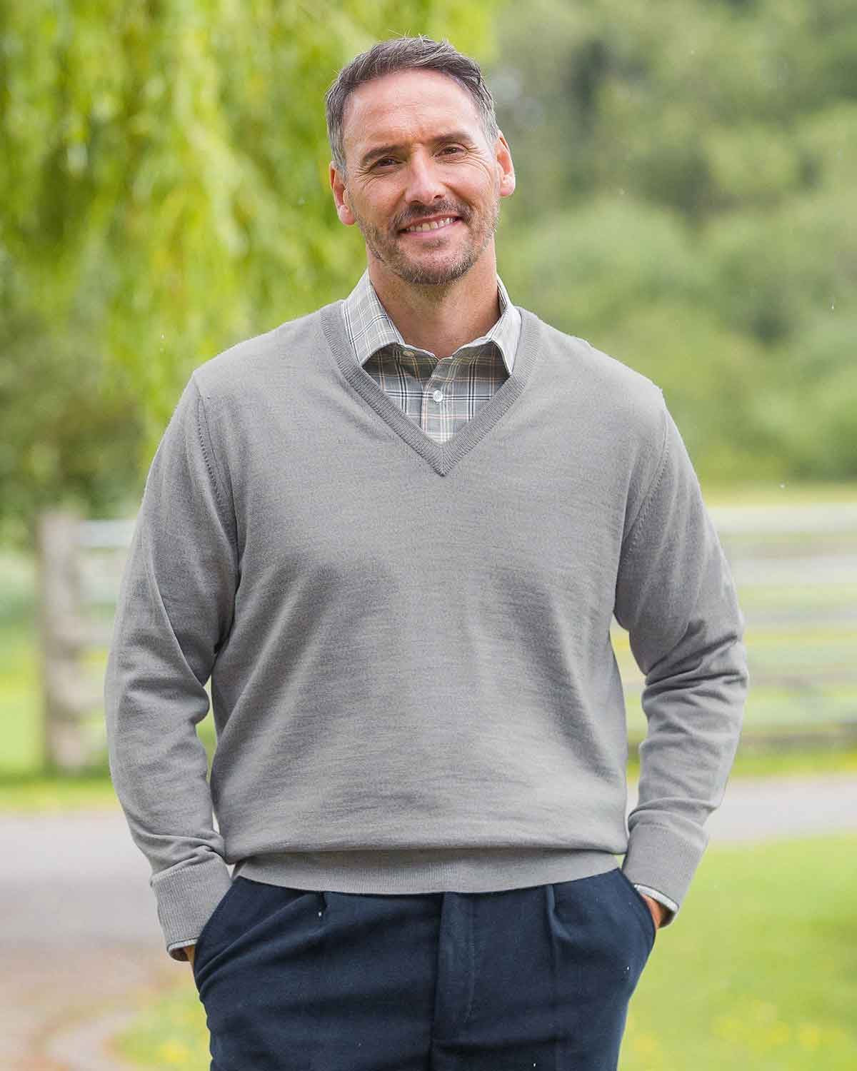 Merino Wool V Neck  Jumper - Light Grey - Country Collection