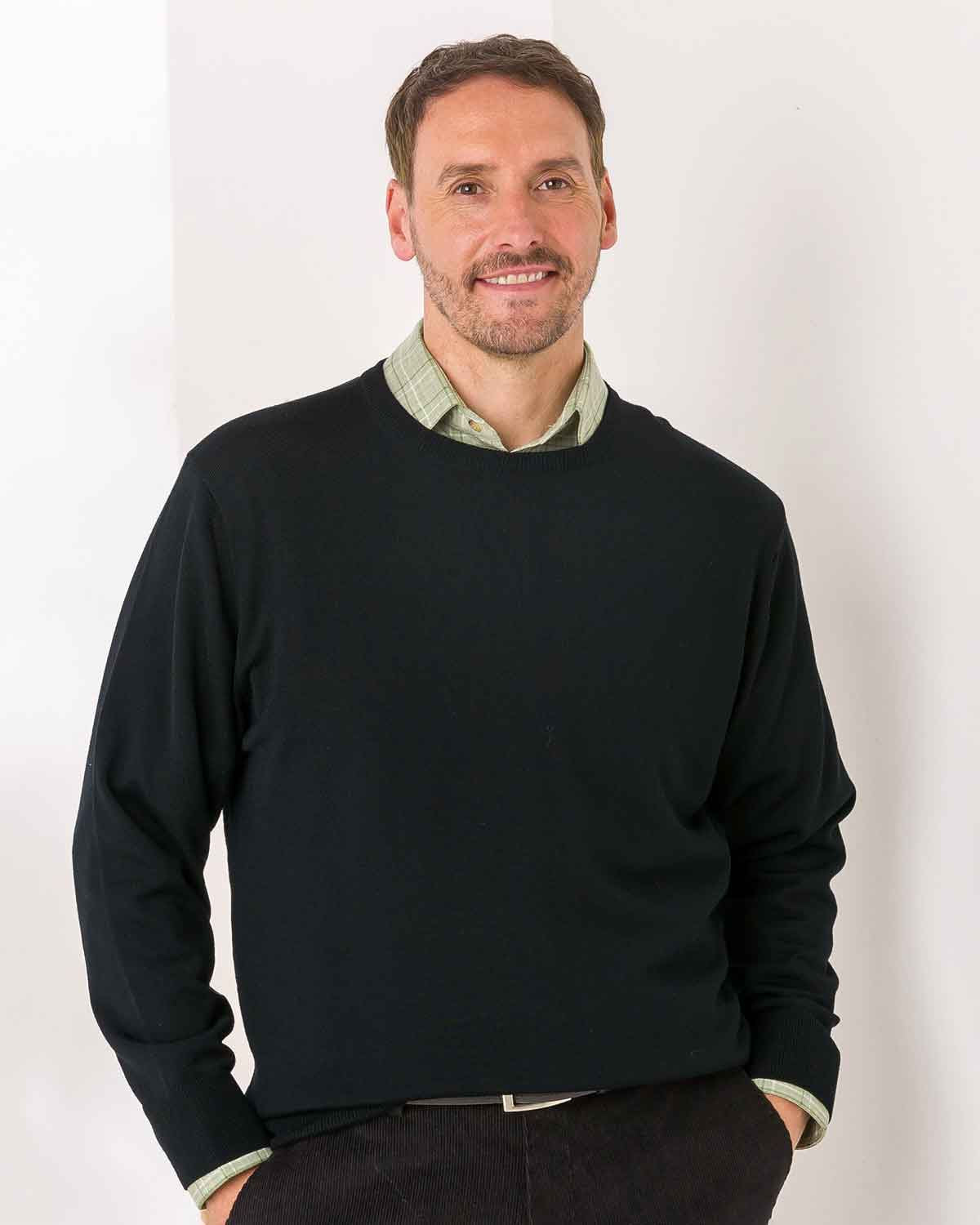 Merino Wool Crew Neck Jumper Mens - Black - Country Collection