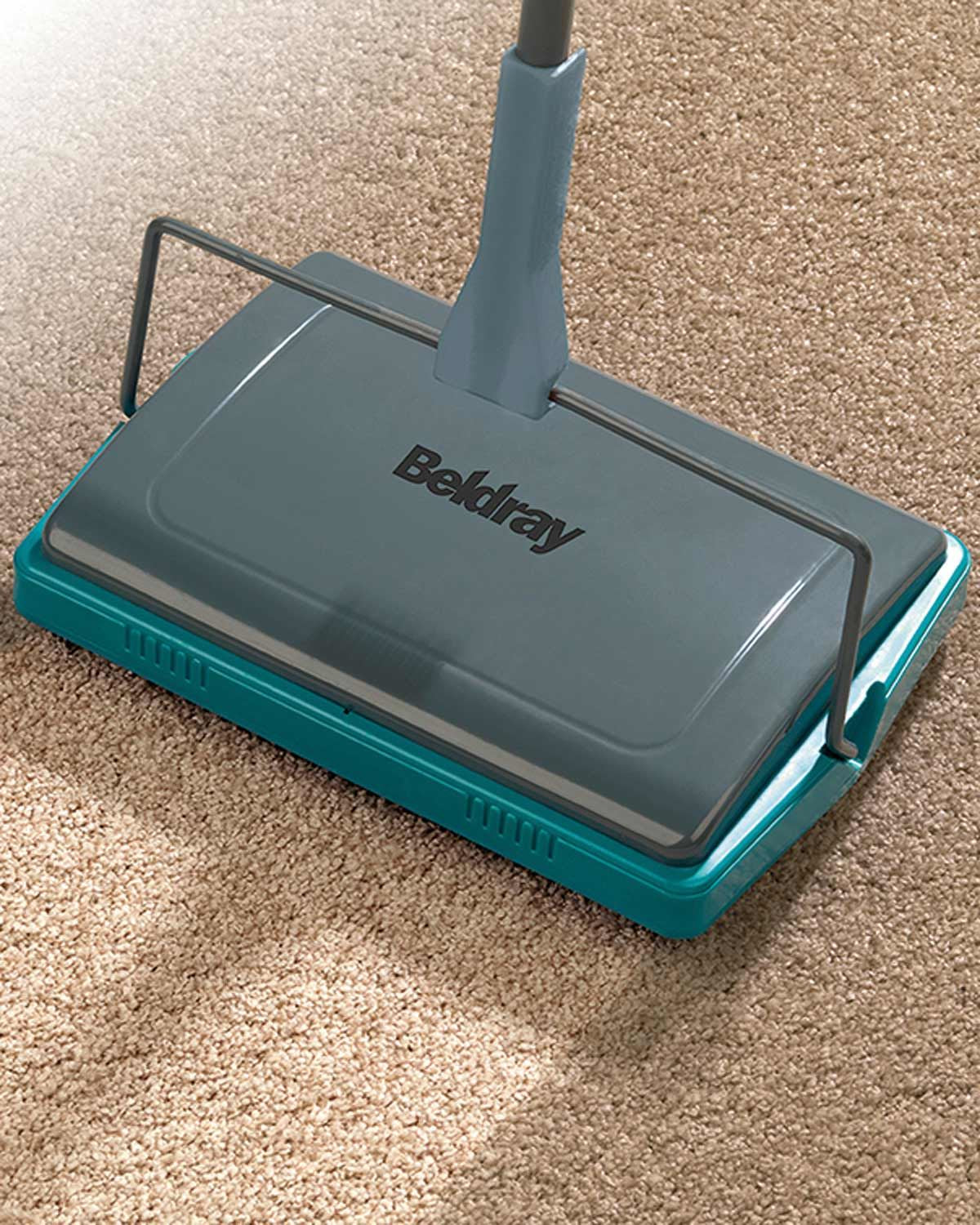 Lightweight Manual Carpet Sweeper - Image 3 - Country Collection