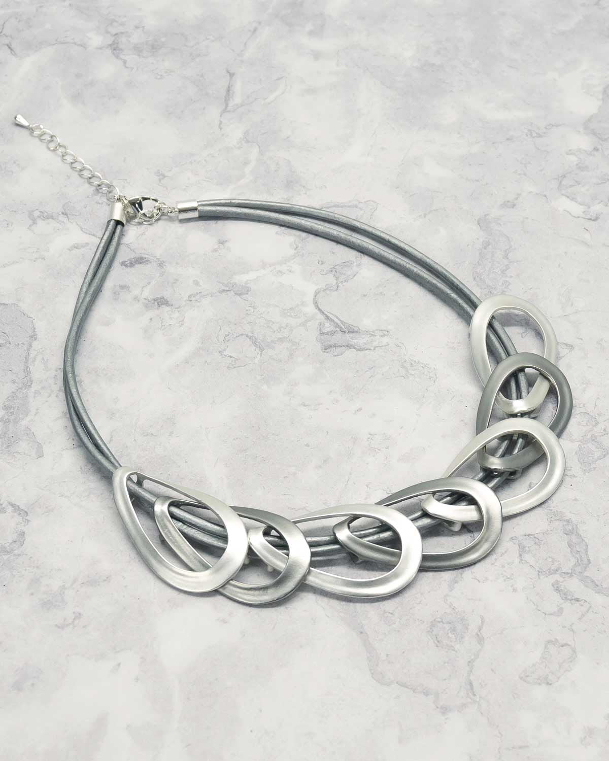 Vera Necklace - Country Collection