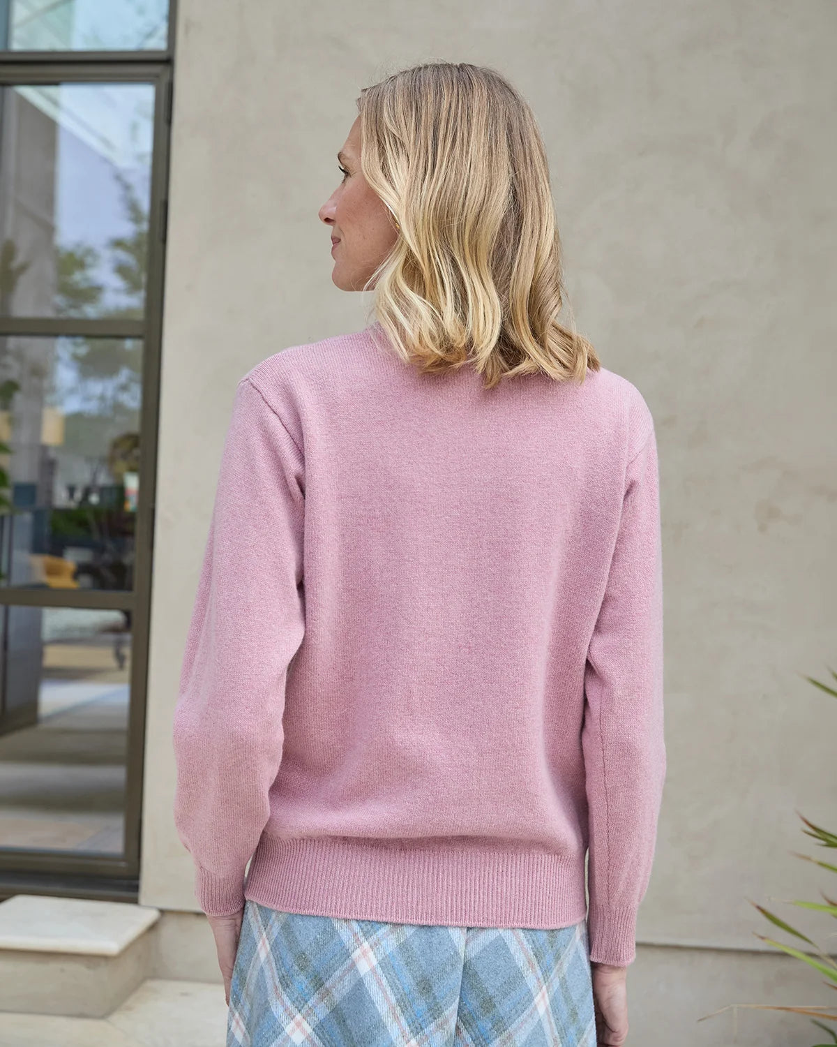 Ladies’ Pure Lambswool Crew Neck Jumper – Dusky Rose