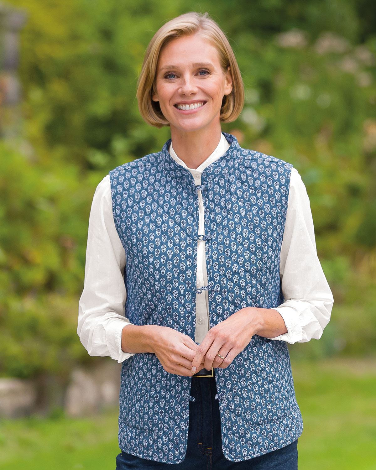 Annie Quilted Reversible Ladies Gilet - Image 2 - Country Collection