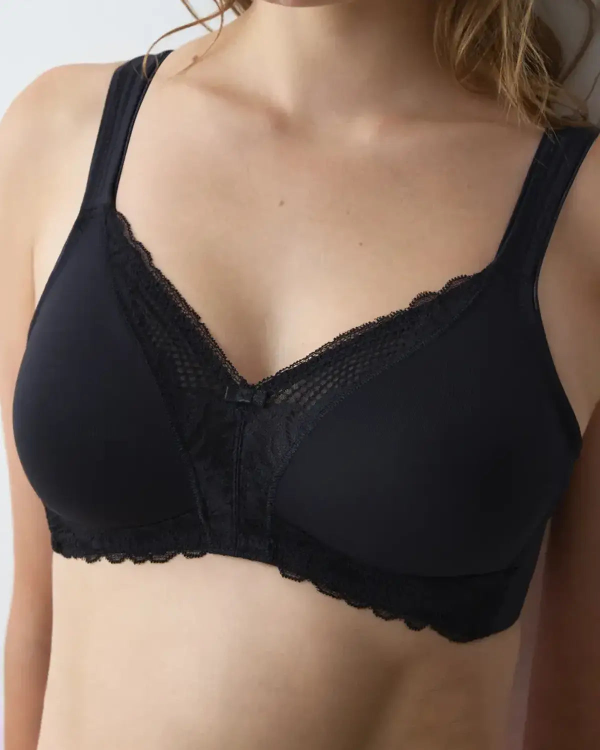 Triumph Modern Lace & Cotton Non-Wired Bra - Black