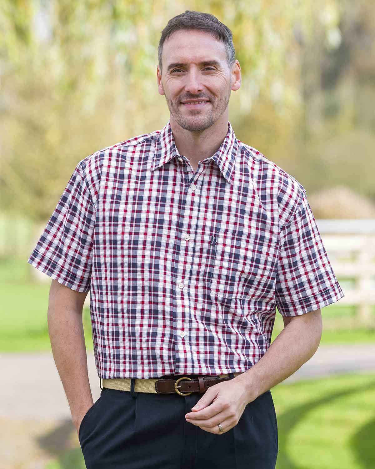 Mens Croyde Short Sleeve Cotton Seersucker Shirt - Wine - Country Collection