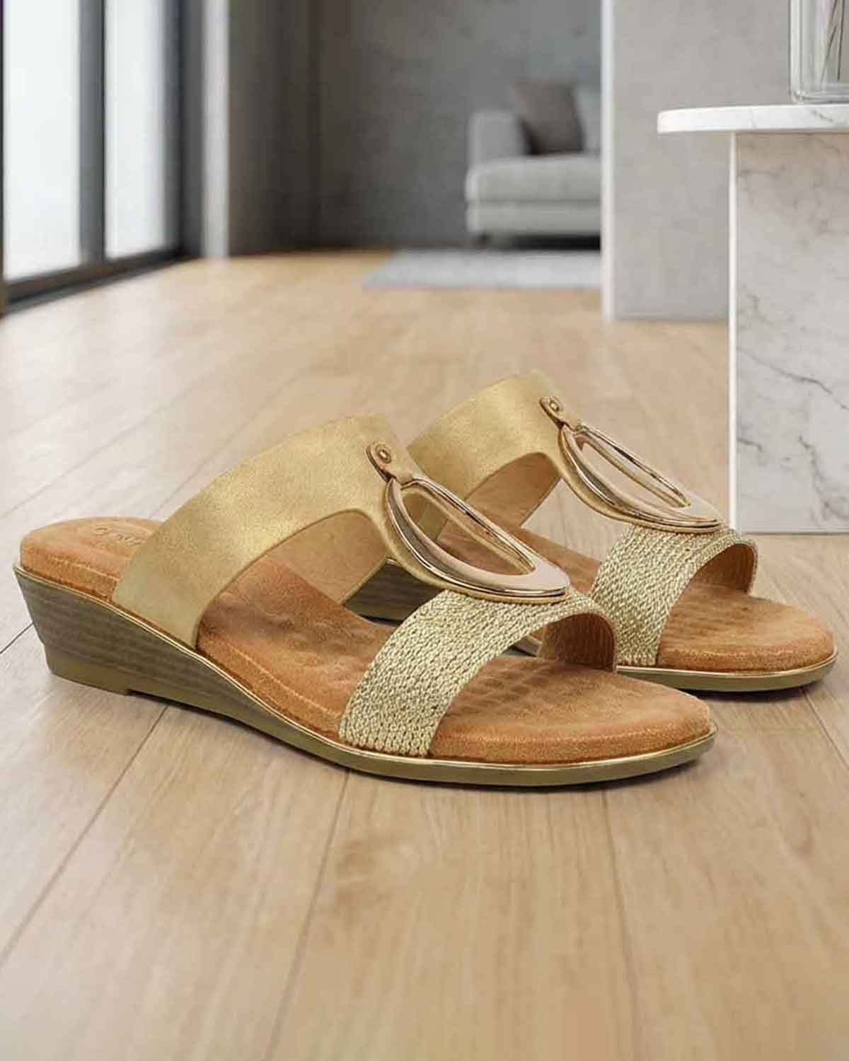 Lunar Porto Sandal - Beige - Country Collection