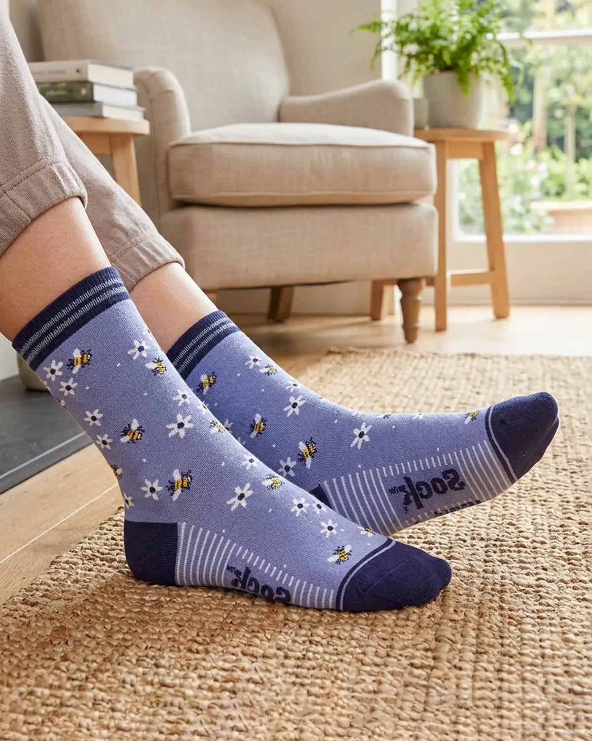 Ladies Bamboo-Rich Socks - Bees