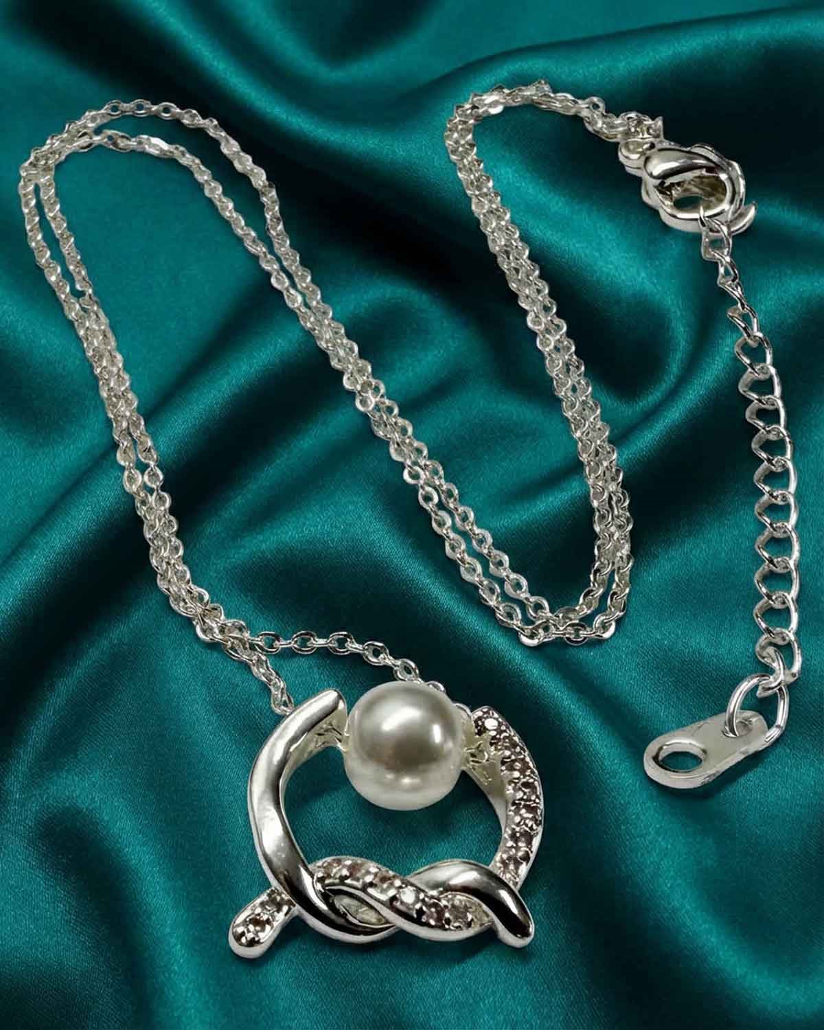 Amalia Knot and Pearl Detail Necklace - Country Collection