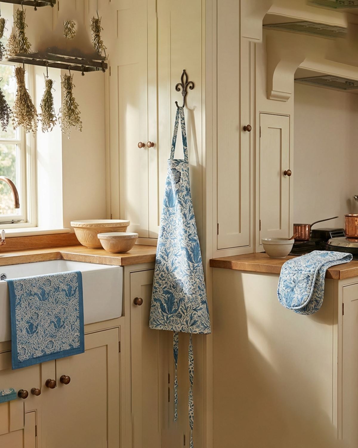 Blue Crompton Kitchen Co-ordinates - Blue - Country Collection