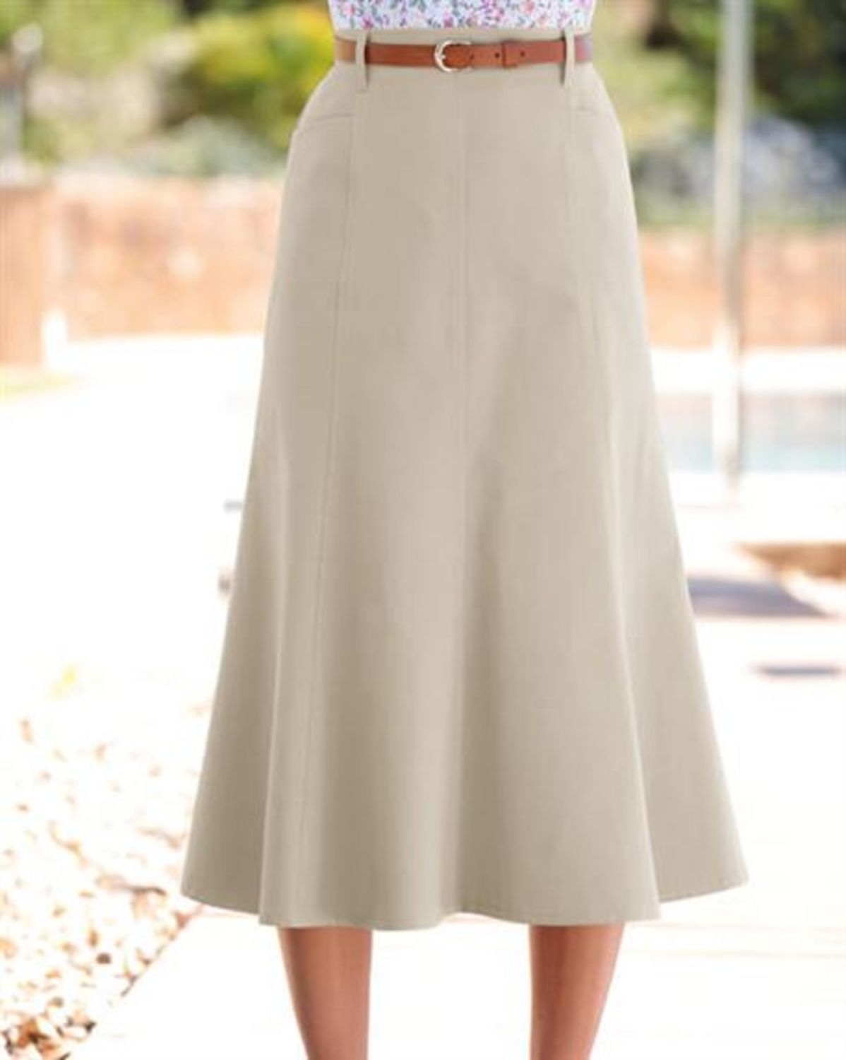 Ladies cotton twill flared chino skirt. Machine wash.