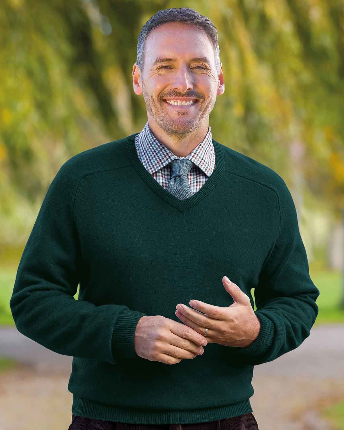 mens lambswool v neck jumpers uk