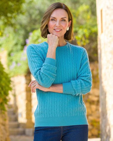 Lambswool Cable Crew Neck Jumper