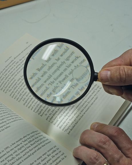 Handheld Magnifier